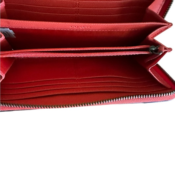 Coach EUC Leather Zip Around Accordion Wallet F52645 - Picture 10 of 13